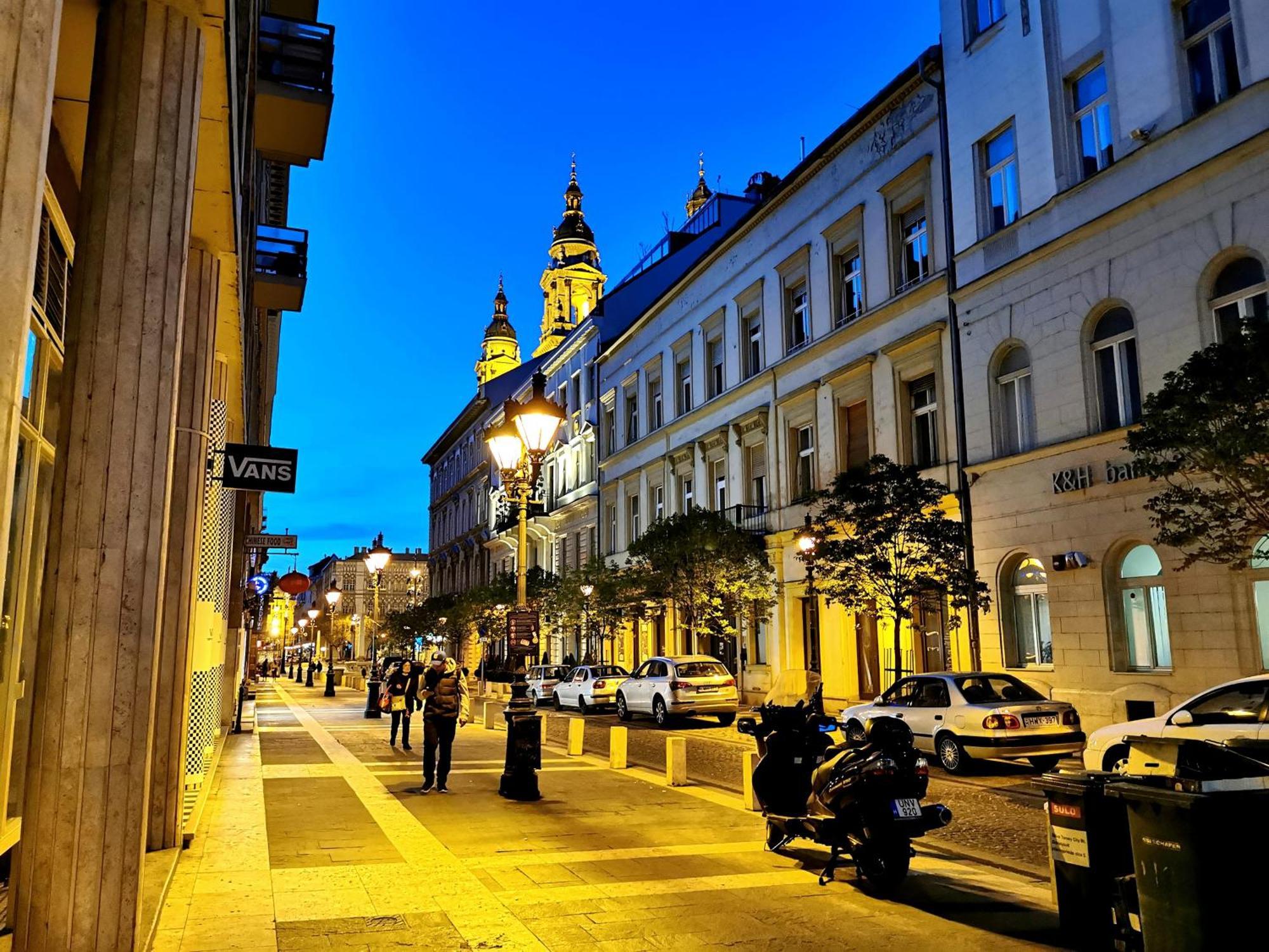 Downtown Next To The Basilica Apartmán *